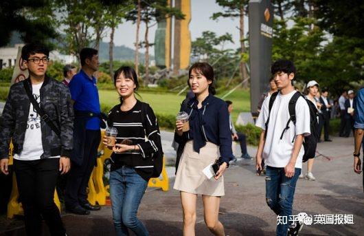 包含韩国球队外租年轻球员提升经验的词条