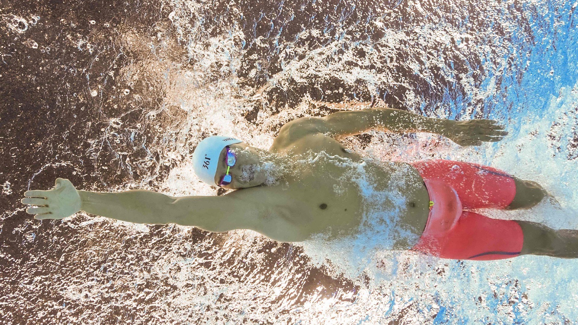 哈兰德回归赛场，挺进下一轮首场状态亮眼，掘金观众沸腾！